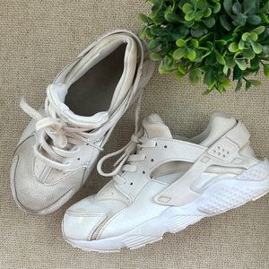 Nike Hurache youth size 3 white